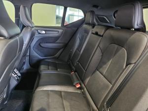 Volvo XC40 D4 AWD R-Design - Image 9