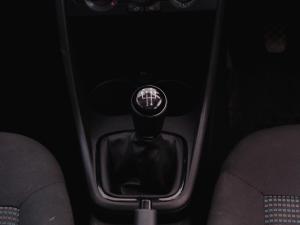 Volkswagen Polo Vivo hatch 1.4 Comfortline - Image 17