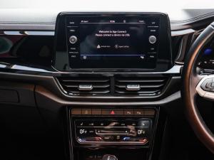 Volkswagen T-Roc 2.0TSI 4Motion R-Line - Image 15