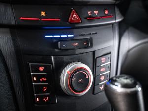 Mahindra XUV300 1.2T W4 SE - Image 29