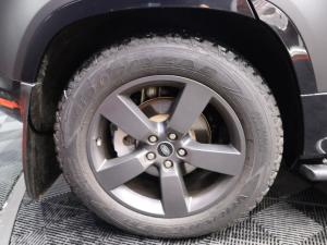 Land Rover Defender 110 D240 X-Dynamic SE - Image 7
