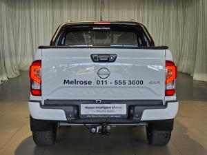 Nissan Navara 2.5DDTi double cab LE Plus 4x4 - Image 11