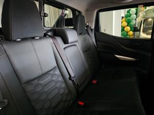 Nissan Navara 2.5DDTi double cab LE Plus 4x4 - Image 7