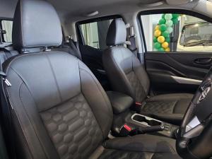 Nissan Navara 2.5DDTi double cab LE Plus 4x4 - Image 8