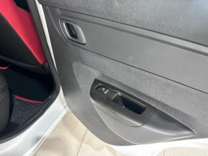 Renault Kwid 1.0 Techno manual - Image 8
