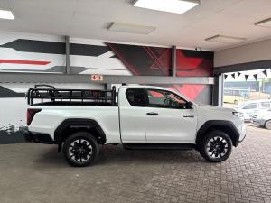 Toyota Hilux 2.8GD-6 Xtra cab Raider X 4x4 - Image 3