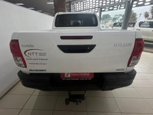 Toyota Hilux 2.4GD-6 double cab 4x4 Raider manual - Image 5