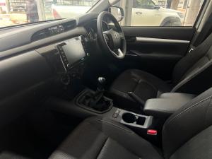 Toyota Hilux 2.4GD-6 double cab 4x4 Raider manual - Image 7