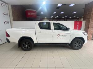 Toyota Hilux 2.4GD-6 double cab 4x4 Raider manual - Image 3