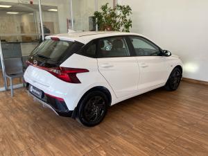 Hyundai i20 1.2 Premium - Image 2