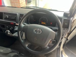 Toyota Hiace 2.5D-4D Ses-fikile 16-seater - Image 8