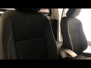 Toyota Hilux 2.4GD-6 Xtra cab Raider manual - Image 10