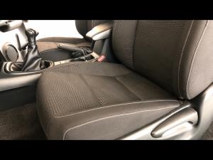 Toyota Hilux 2.4GD-6 Xtra cab Raider manual - Image 11