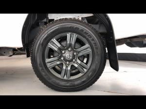 Toyota Hilux 2.4GD-6 Xtra cab Raider manual - Image 18