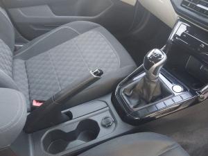 Volkswagen Polo sedan 1.6 Life - Image 12