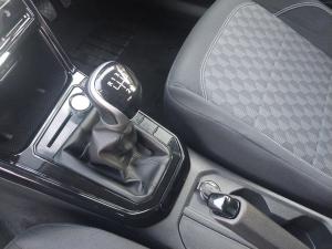Volkswagen Polo sedan 1.6 Life - Image 13