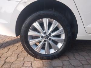 Volkswagen Polo sedan 1.6 Life - Image 21
