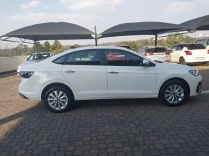 Volkswagen Polo sedan 1.6 Life - Image 3