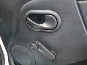 Nissan NP200 1.6i safety pack (aircon) - Image 19