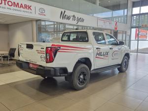 Toyota Hilux 2.8 GD-6 RB SRX 4X4 automaticD/C - Image 2