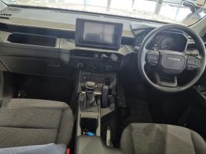 Toyota Hilux 2.8 GD-6 RB SRX 4X4 automaticD/C - Image 6