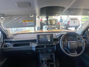 Toyota Hilux 2.8 GD-6 RB SRX automaticD/C - Image 6