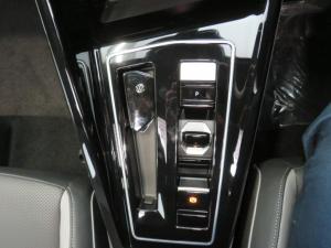 Volkswagen Golf 1.4 TSI R-LINE + Tiptronic - Image 13