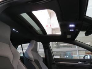 Volkswagen Golf 1.4 TSI R-LINE + Tiptronic - Image 16