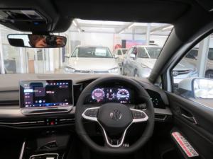 Volkswagen Golf 1.4 TSI R-LINE + Tiptronic - Image 6