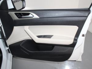 Volkswagen Polo 1.6 Life - Image 15