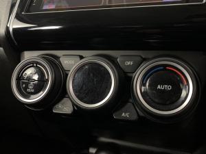 Suzuki Swift 1.2 GLX - Image 11