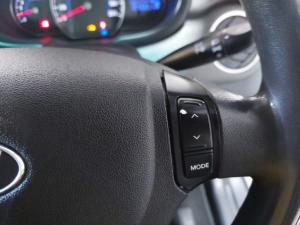 Hyundai i10 1.25 Fluid auto - Image 11