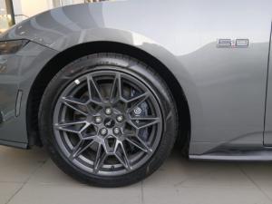 Ford Mustang 5.0 GT fastback - Image 11