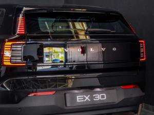 Volvo EX30 Single Motor Extended Range Ultra - Image 13