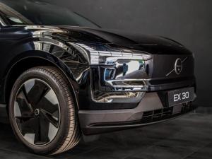Volvo EX30 Single Motor Extended Range Ultra - Image 6