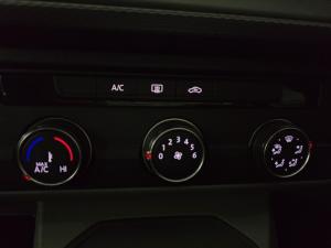 Volkswagen Transporter 2.0BiTDI double cab auto - Image 13