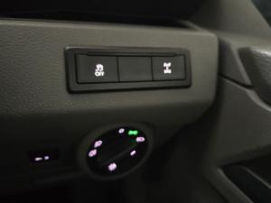 Volkswagen Transporter 2.0BiTDI double cab auto - Image 19