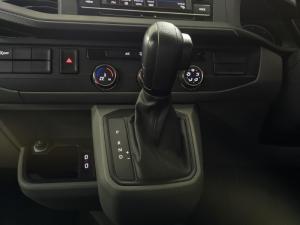 Volkswagen Transporter 2.0BiTDI double cab auto - Image 9