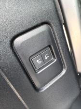 Land Rover Defender 110 D300 X-Dynamic HSE - Image 11