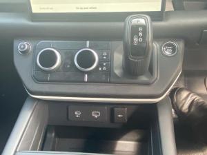 Land Rover Defender 110 D300 X-Dynamic HSE - Image 13