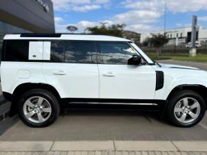Land Rover Defender 110 D300 X-Dynamic HSE - Image 13