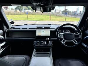 Land Rover Defender 110 D300 X-Dynamic HSE - Image 27