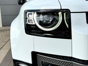 Land Rover Defender 110 D300 X-Dynamic HSE - Image 3