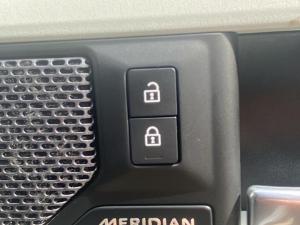 Land Rover Defender 110 D300 X-Dynamic HSE - Image 4