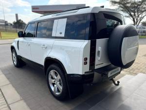 Land Rover Defender 110 D300 X-Dynamic HSE - Image 6