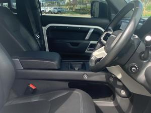 Land Rover Defender 110 D300 X-Dynamic HSE - Image 8