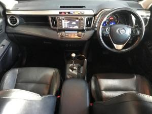 Toyota RAV4 2.2D-4D AWD VX - Image 10