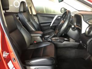 Toyota RAV4 2.2D-4D AWD VX - Image 11
