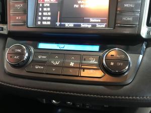 Toyota RAV4 2.2D-4D AWD VX - Image 21