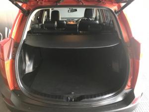 Toyota RAV4 2.2D-4D AWD VX - Image 6